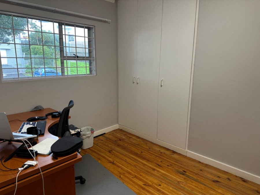 To Let 2 Bedroom Property for Rent in Vredehoek Western Cape